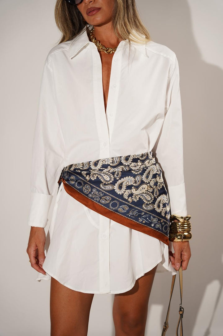 שמלה מכופתרת עם צווארון גדול - דגם לופז בצבע לבן