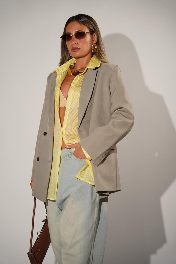 ג׳קט מחויט אוברסייז לנשים - דגם מדלן בצבעים שחור, אפור ואפור בהיר