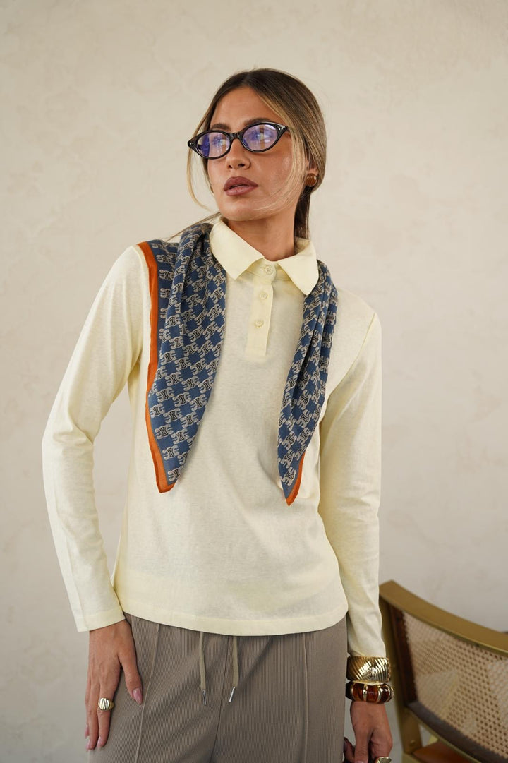 טישרט פולו לנשים - דגם מאיה בצבעים לבן, צהוב, חום וכחול נייבי