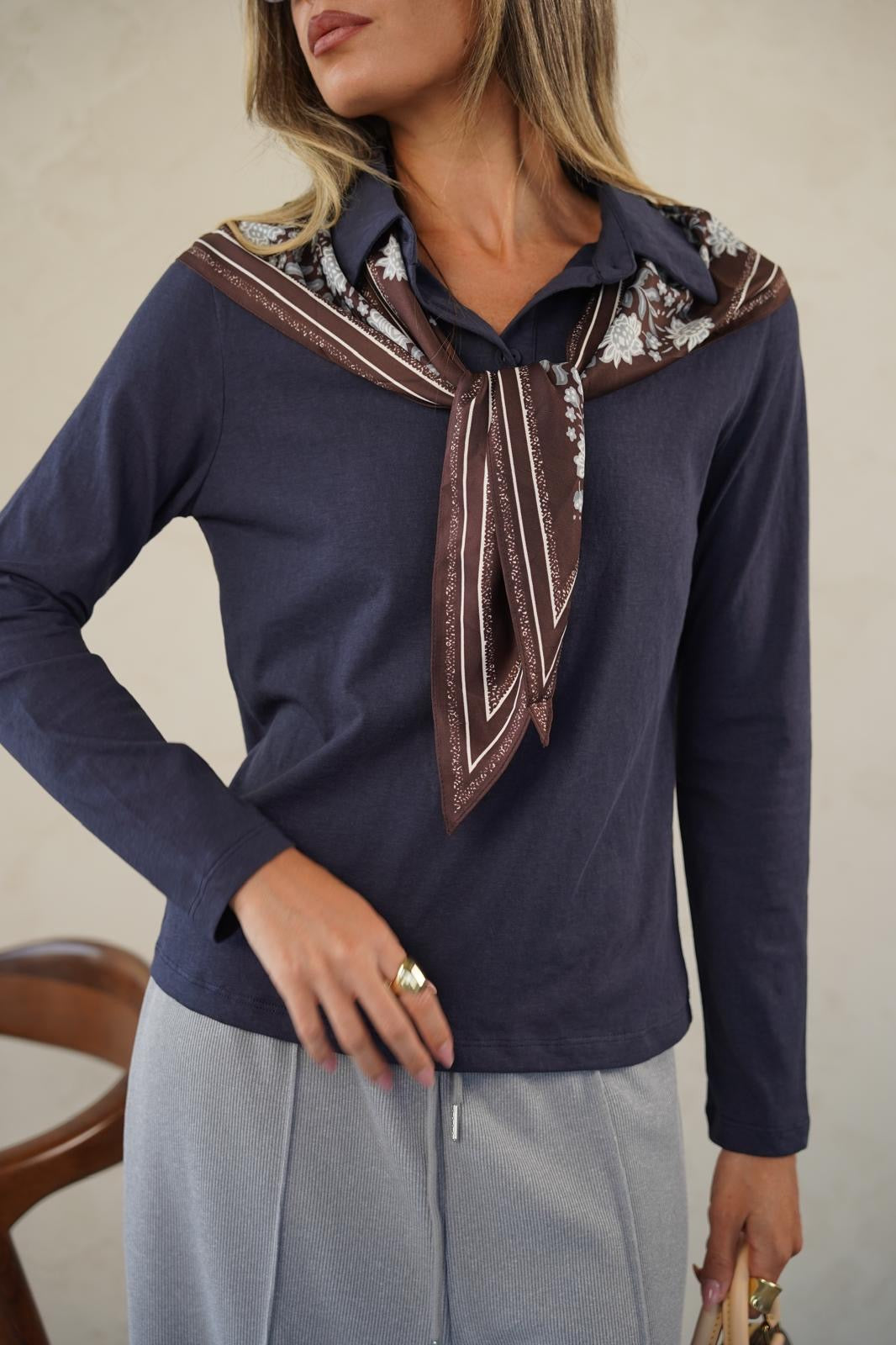 טישרט פולו לנשים - דגם מאיה בצבעים לבן, צהוב, חום וכחול נייבי