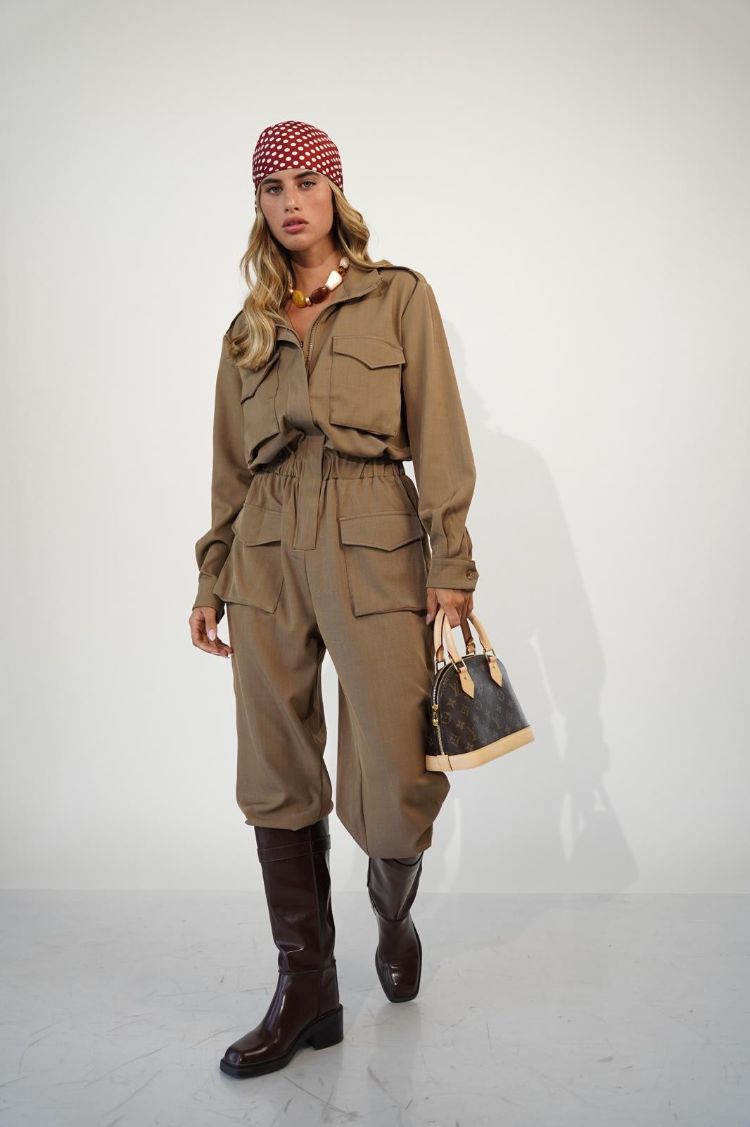 אוברול ארוך עם כיסים לנשים - דגם סקאי בצבע בז׳, קרם וחום