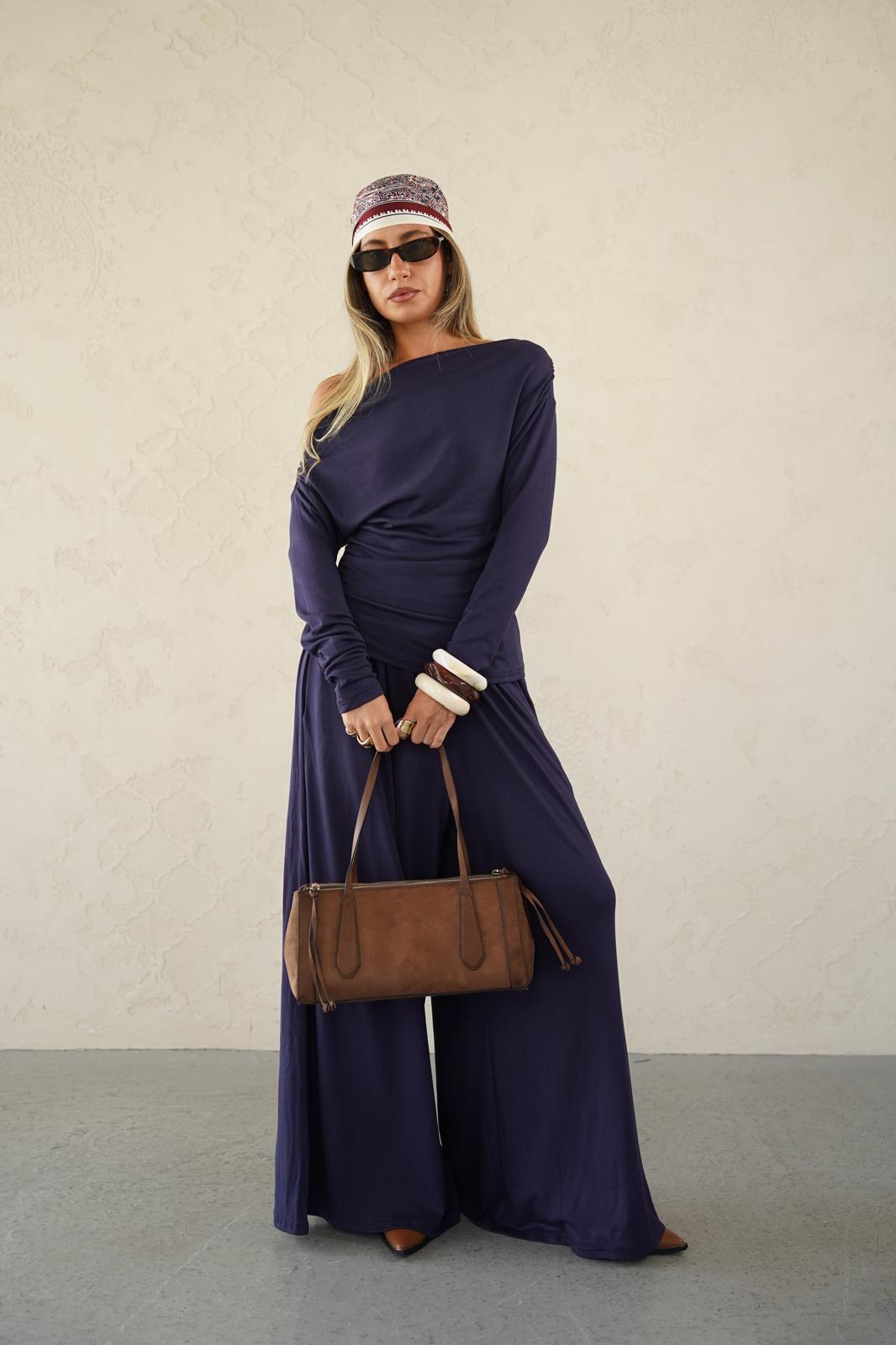 חליפה נשפכת עם גומי במותן לנשים - דגם אייבי בצבעים שחור, חום וכחול