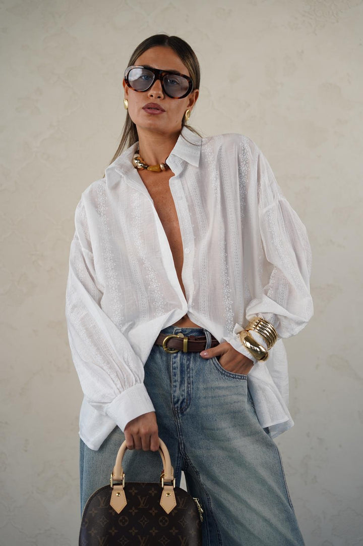 חולצה מכופתרת אוברסייז עם רקמה - דגם אלין בצבעים לבן, ורוד, קרם וירוק