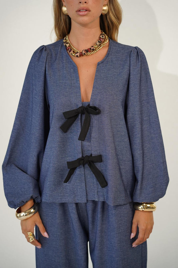 חליפה נשפכת לנשים - דגם מרלין בצבעים לבן, בז׳ וכחול ג׳ינס