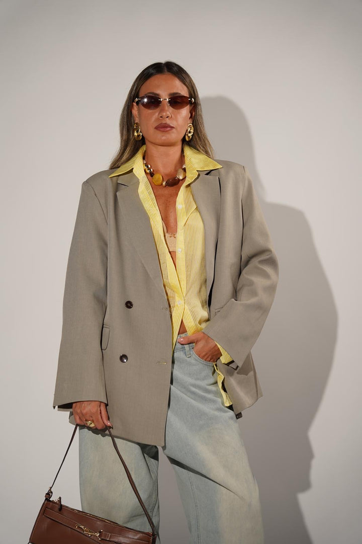 ג׳קט מחויט אוברסייז לנשים - דגם מדלן בצבעים שחור, אפור ואפור בהיר