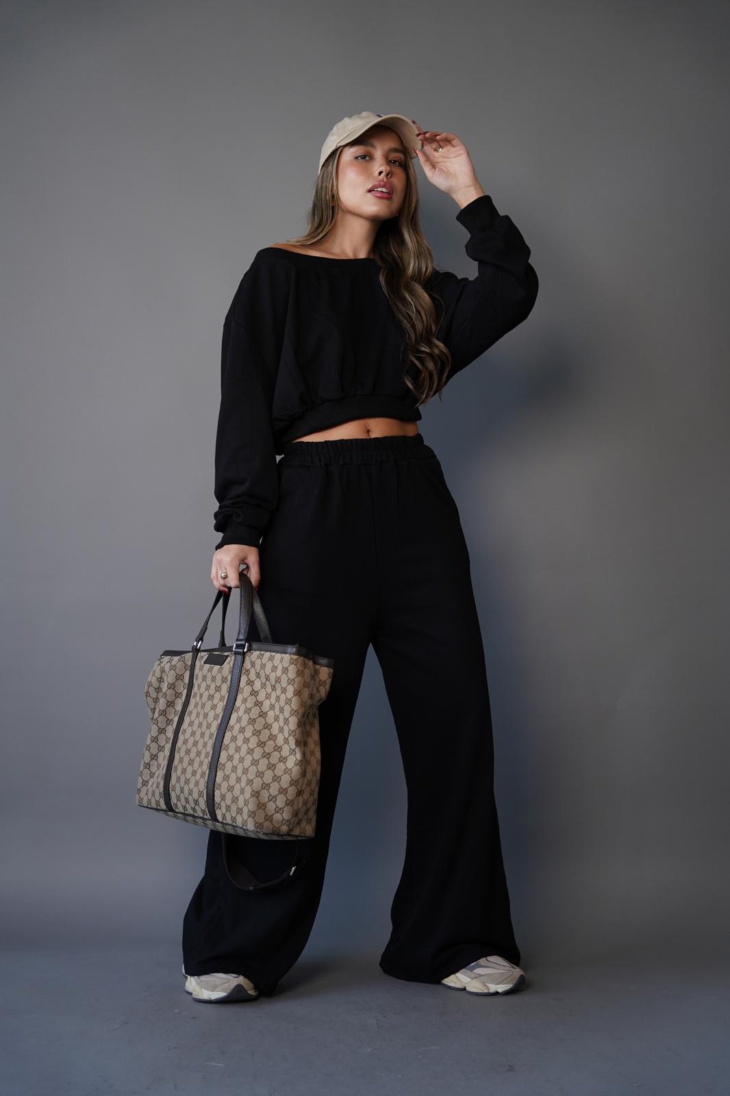 חליפת פנאי בגזרת אוברסייז לנשים - דגם לני בצבעים שחור ואפור