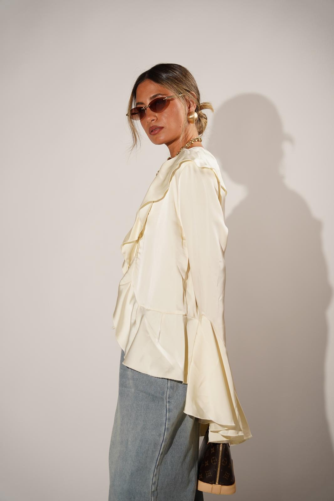 חולצה עם שרוולי פעמון לנשים - דגם איימי בצבעים צהוב זהב, לבן ושחור