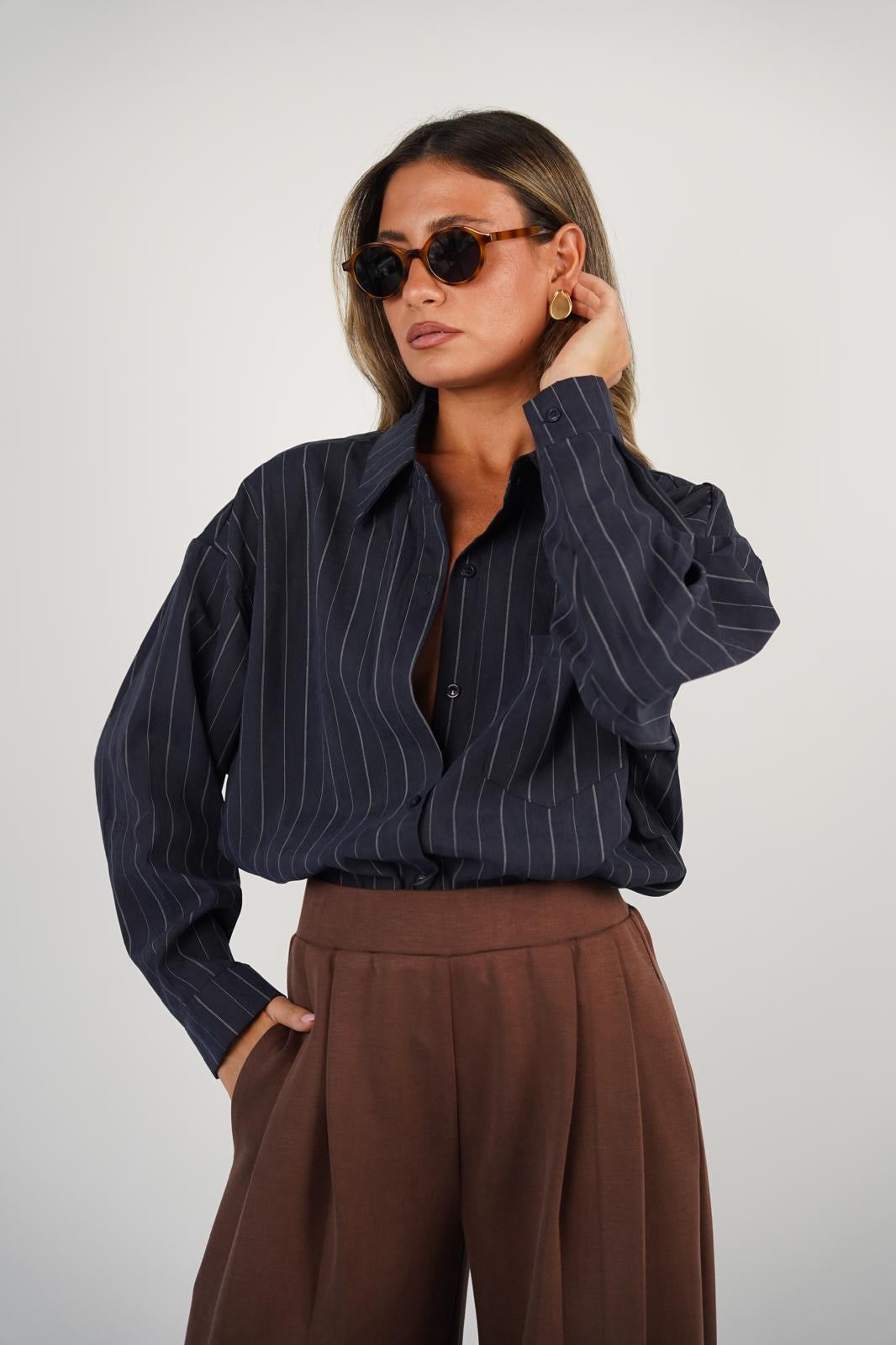 חולצת פסים מכופתרת ונסה