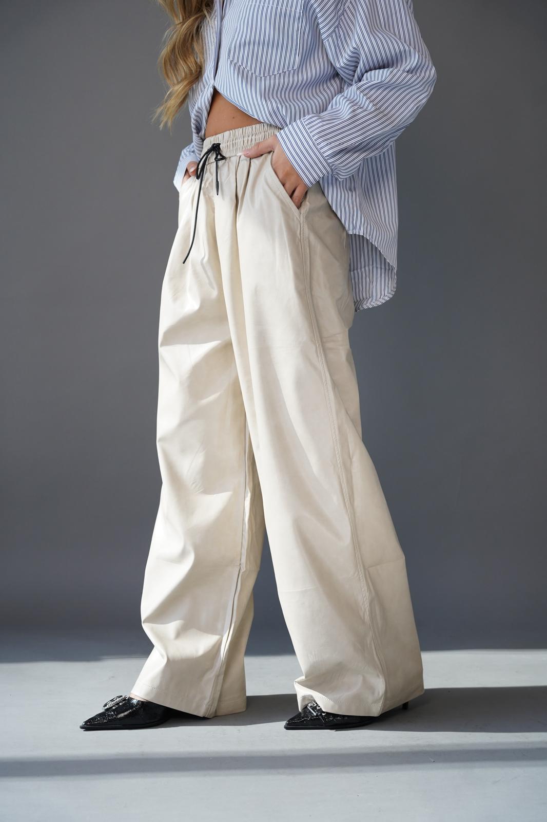 מכנס ארוך עם גומי מותן לנשים - דגם לארי בצבעים חום, שחור וקרם