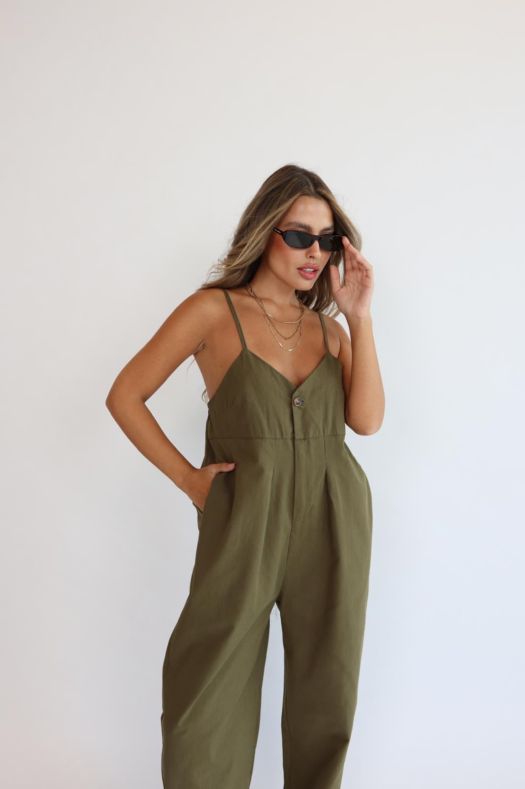 אוברול נשים קצר עם כתפיות – דגם מאיה ב-3 צבעים | RFA Fashion