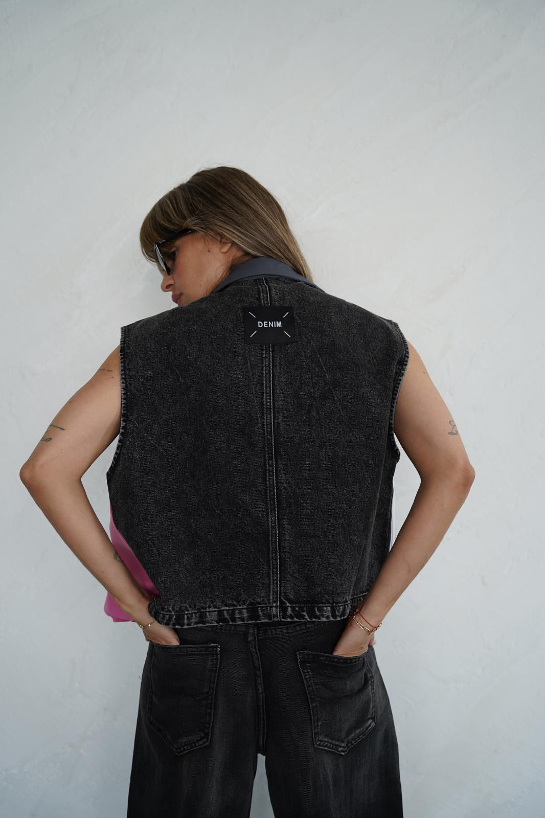 ווסט ג'ינס לורה