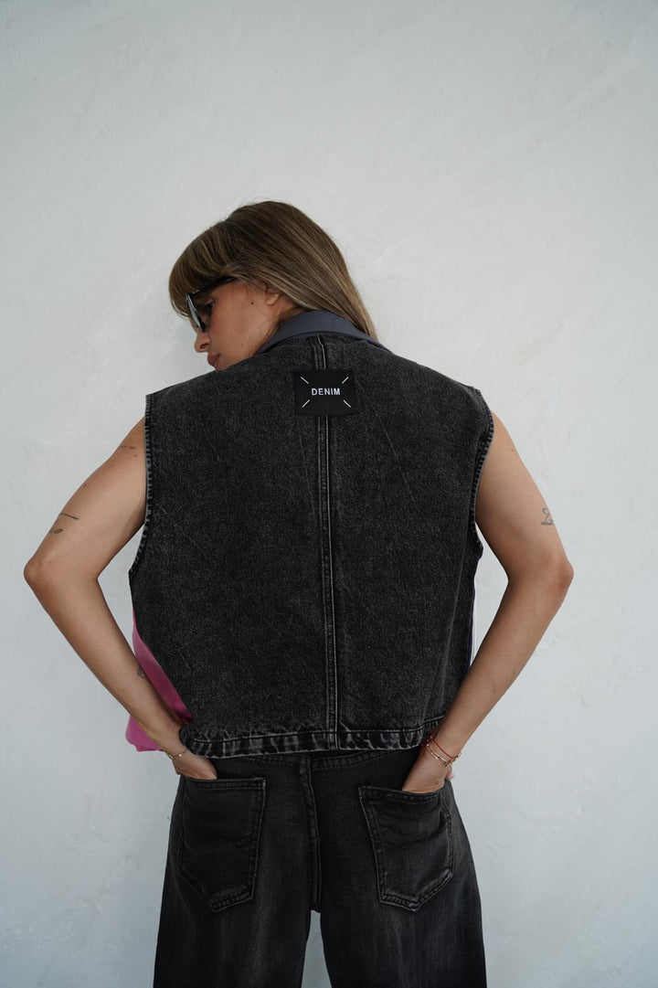 ווסט ג'ינס לורה