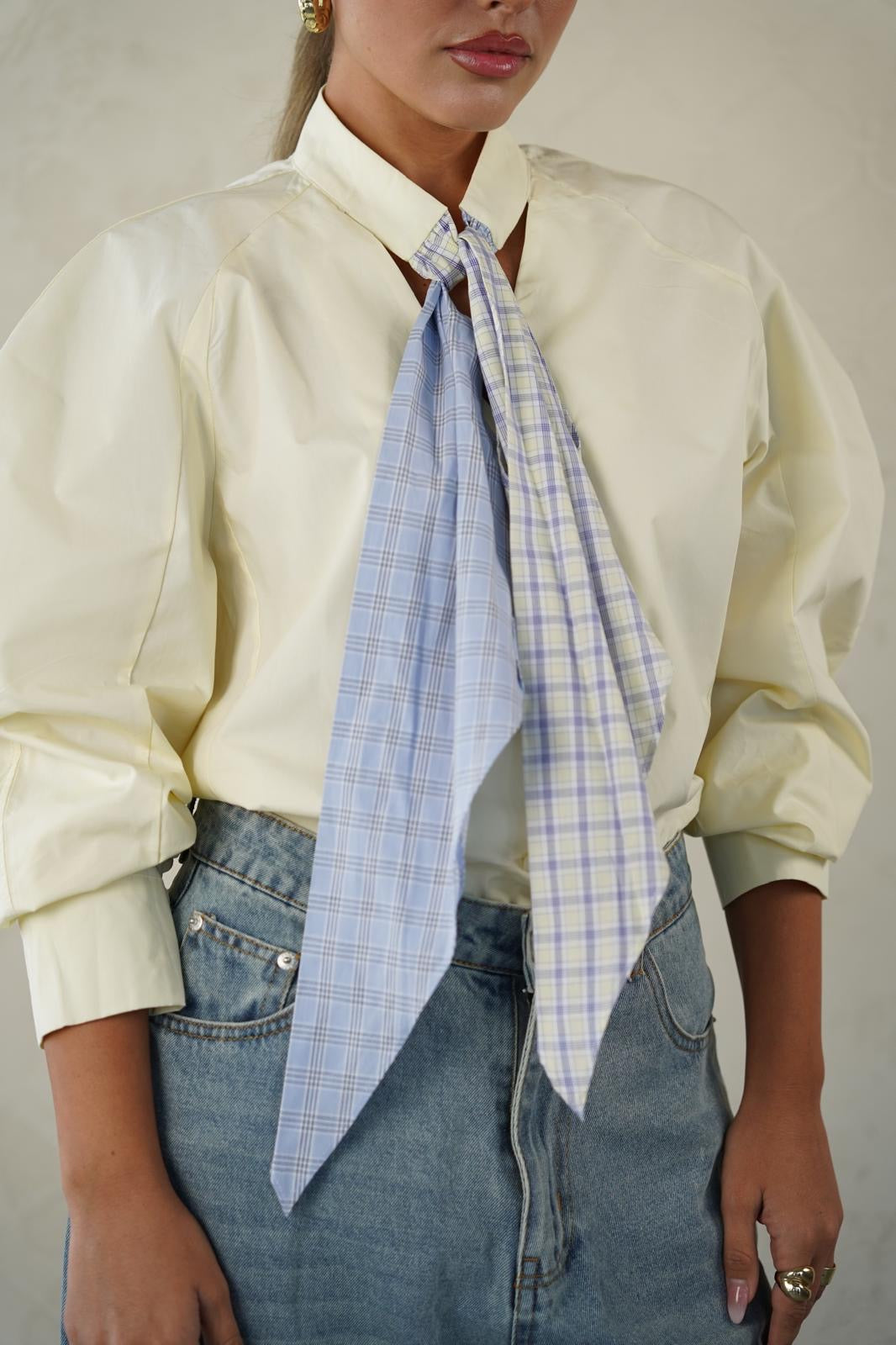 חולצה מכופתרת עם צווארון מיוחד לנשים - דגם גאיה בצבעים לבן וצהוב