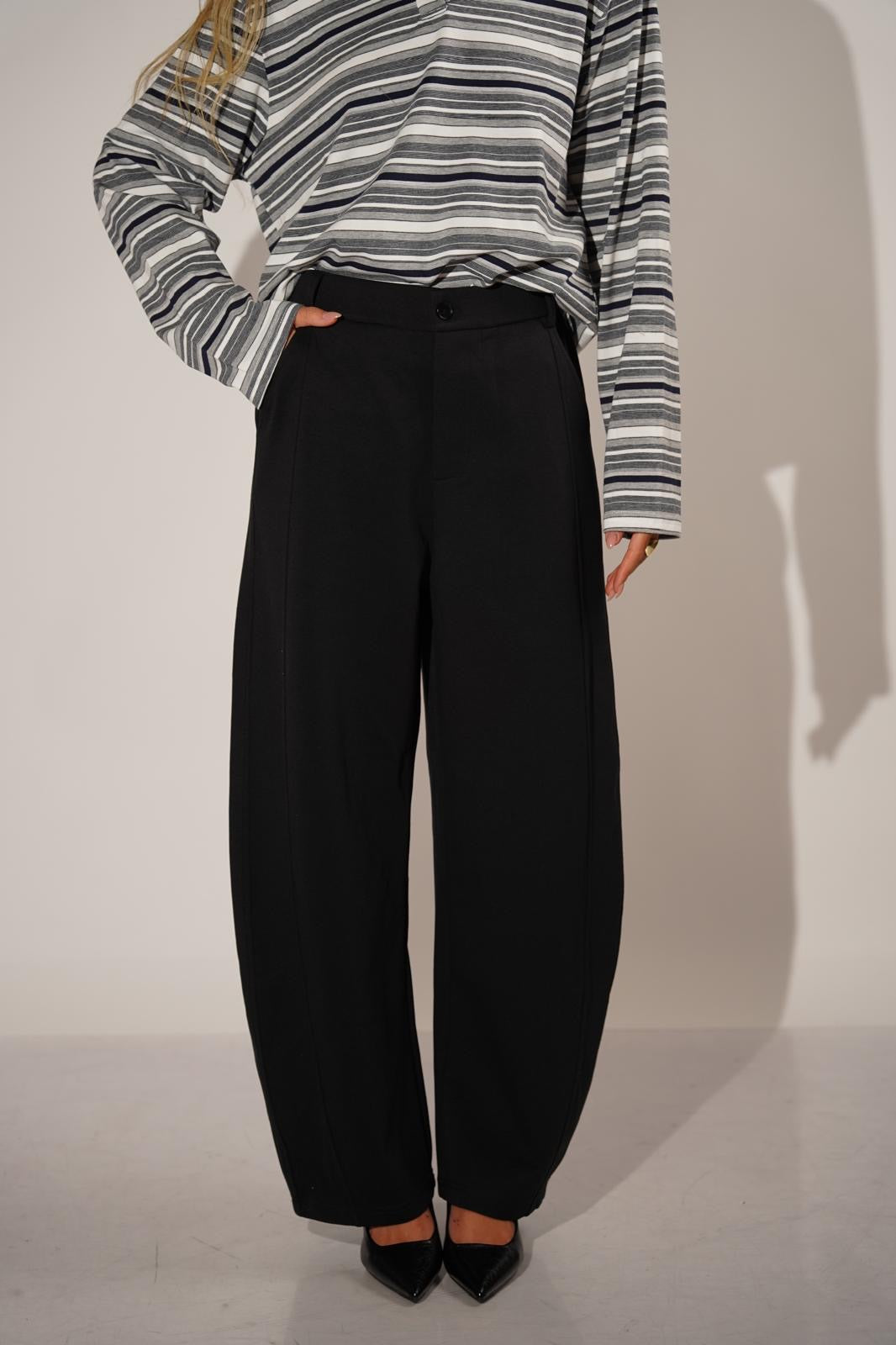 מכנס מחויט בגזרה ישרה לנשים - דגם לוסיל בצבע שחור