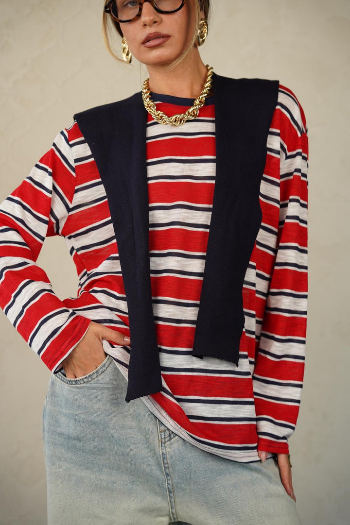 חולצת סריג דק בגזרת אוברסייז לנשים - דגם מייקל בצבעים פסים אדום ופסים כחול