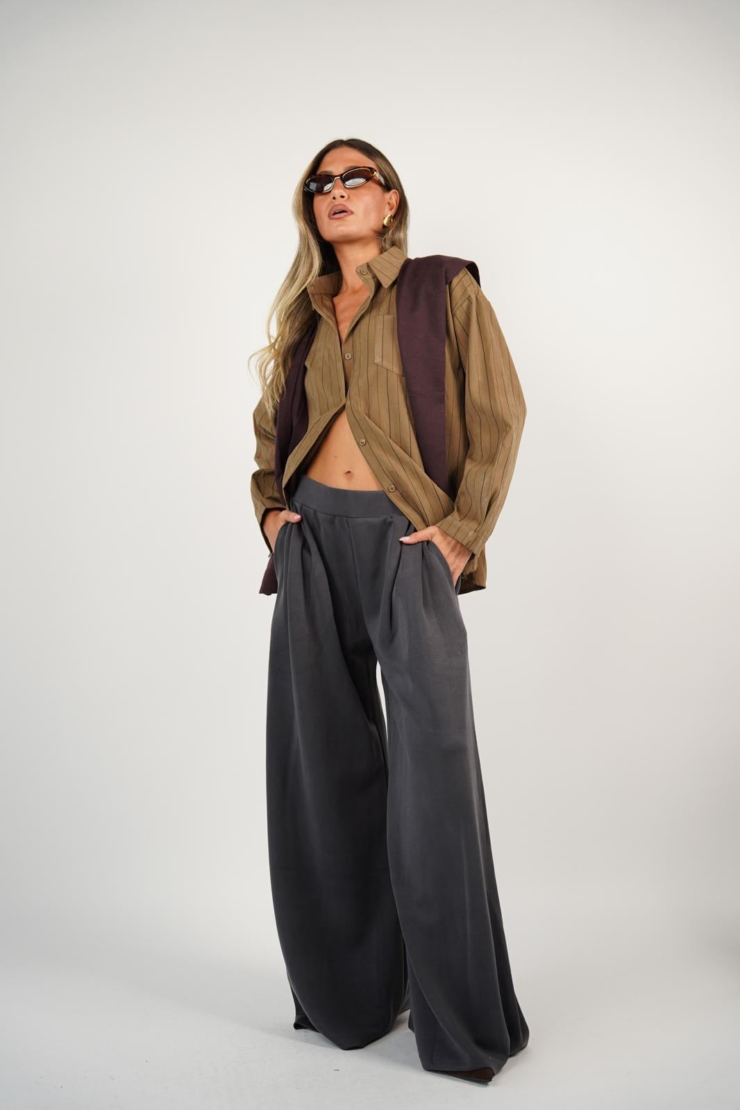 חולצת פסים מכופתרת ונסה