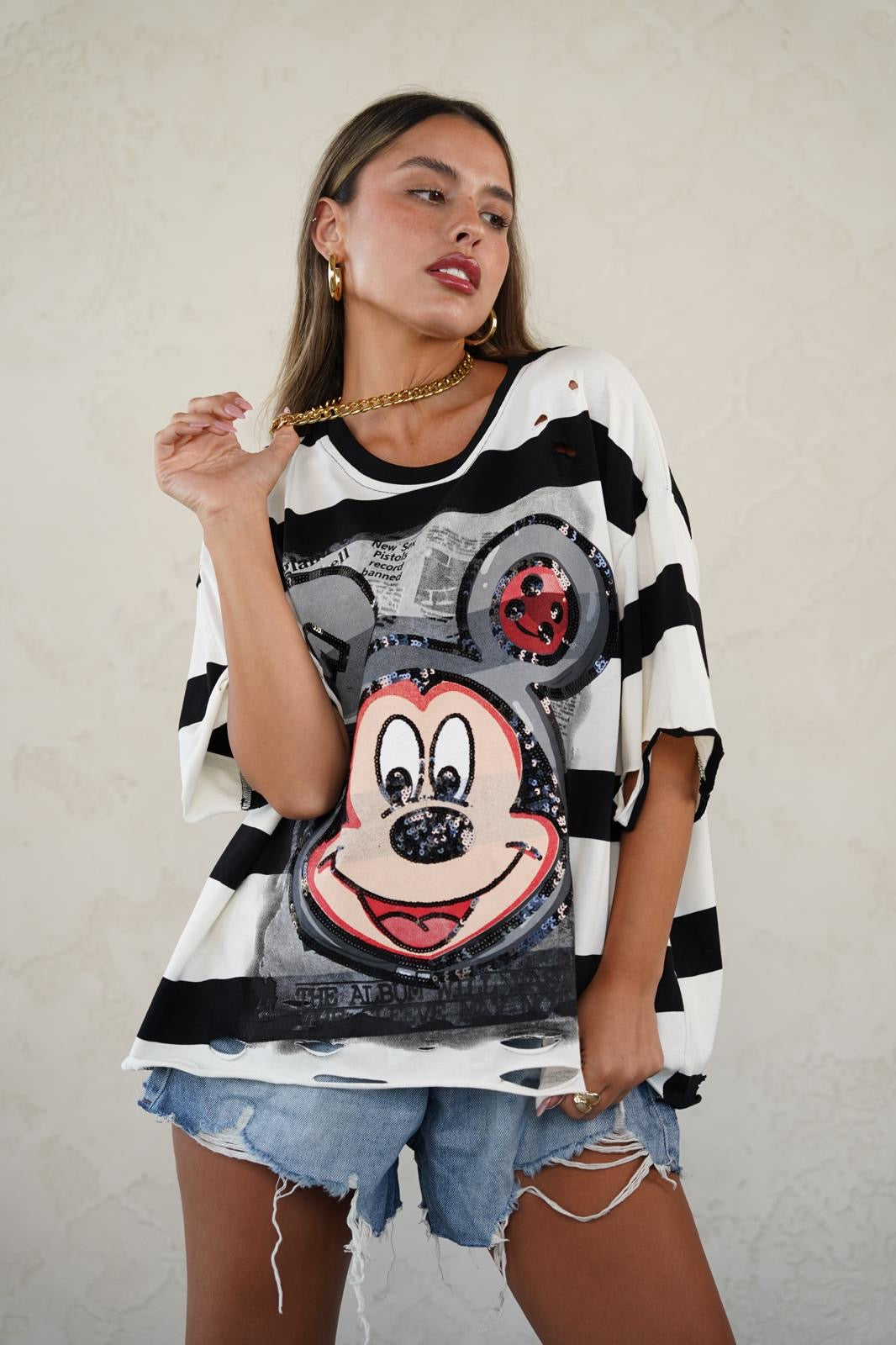 חולצת Mickey אוברסייז – גזרה רחבה וסטייל יומיומי נינוח