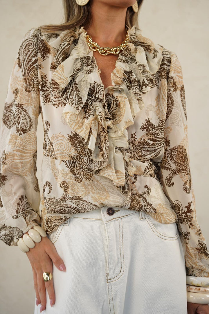 חולצת מעטפה עם הדפס לנשים - דגם בלייר בצבעים קרם מודפס ולבן מודפס