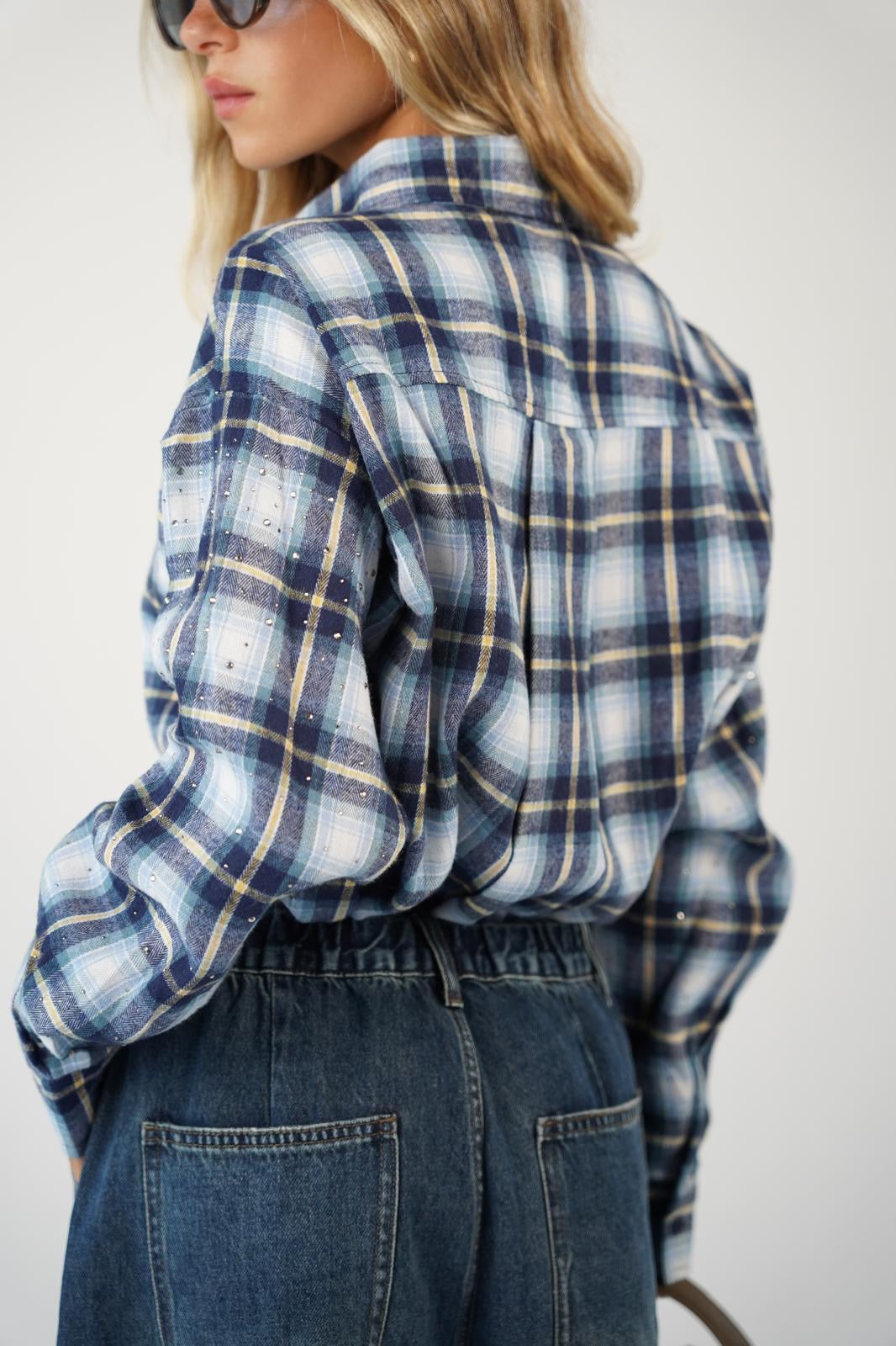 חולצה מכופתרת משבצות עם אבנים לנשים - דגם טלין בצבעים כחול, אדום וחום