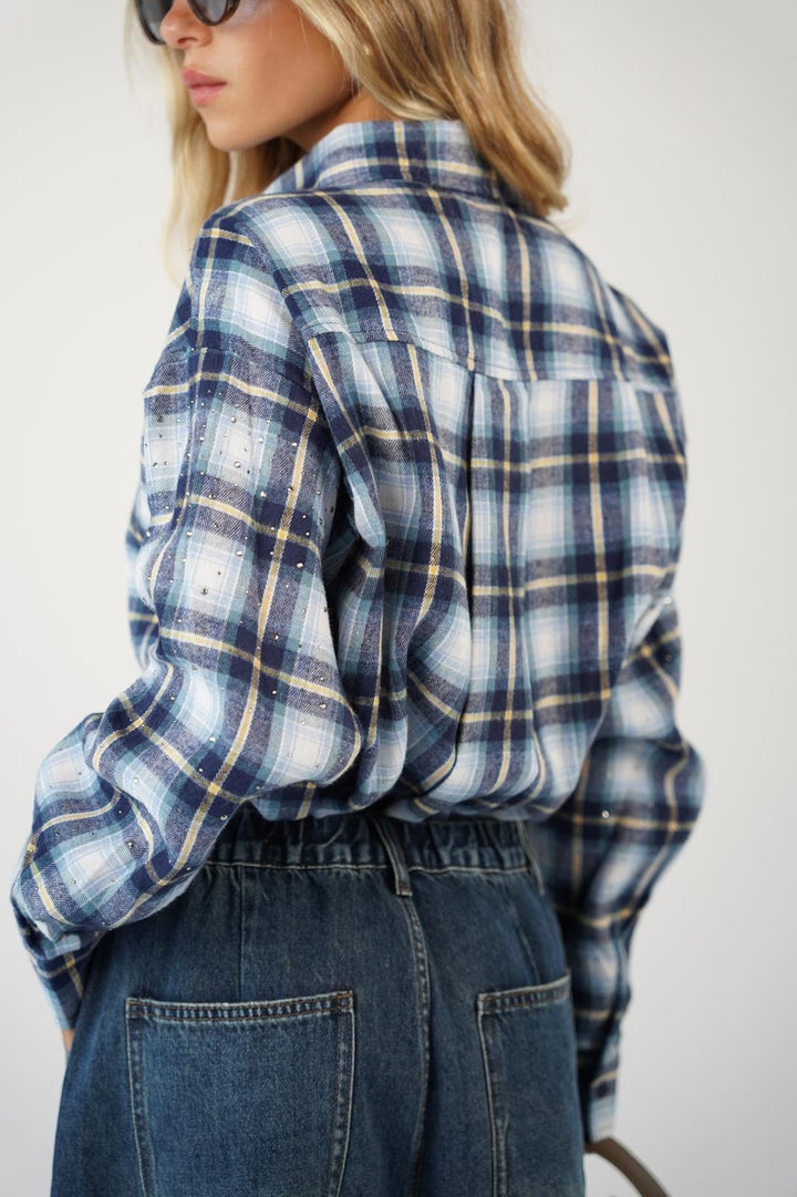 חולצה מכופתרת משבצות עם אבנים לנשים - דגם טלין בצבעים כחול, אדום וחום