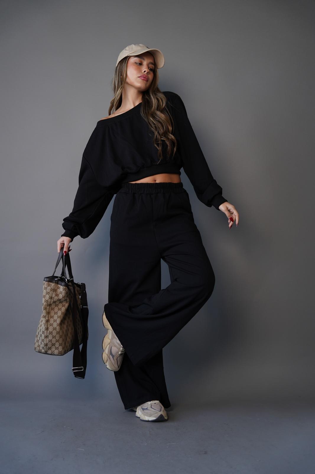 חליפת פנאי בגזרת אוברסייז לנשים - דגם לני בצבעים שחור ואפור