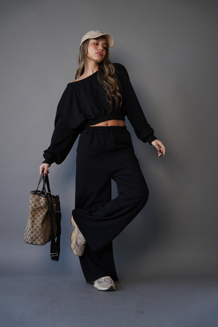 חליפת פנאי בגזרת אוברסייז לנשים - דגם לני בצבעים שחור ואפור